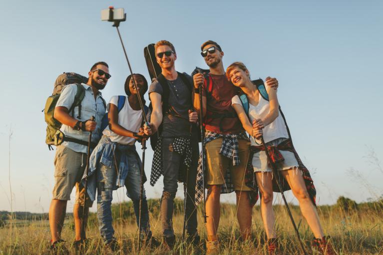 Viajar nos deixa muito mais Felizes